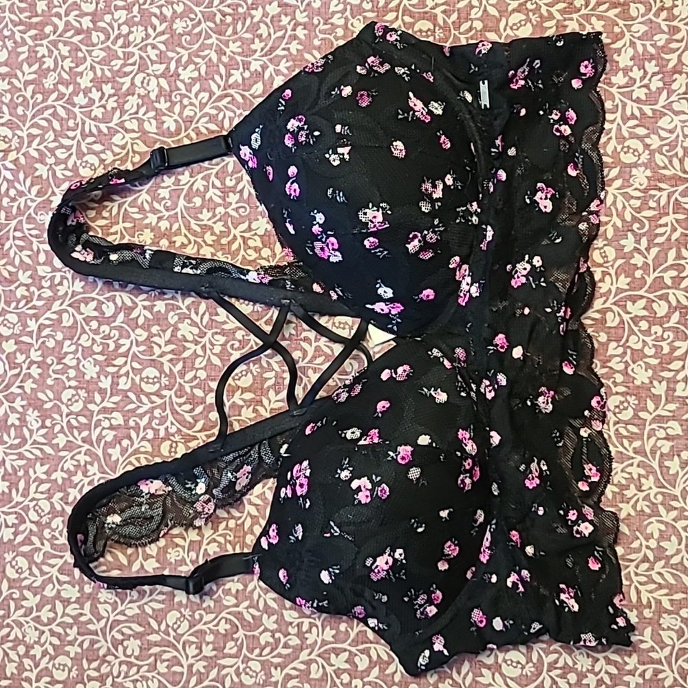Victoria's secret pink push up bra. Lined